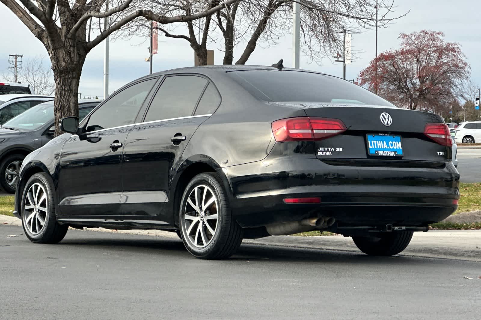 Thumbnail: 2017 Volkswagen Jetta - 6