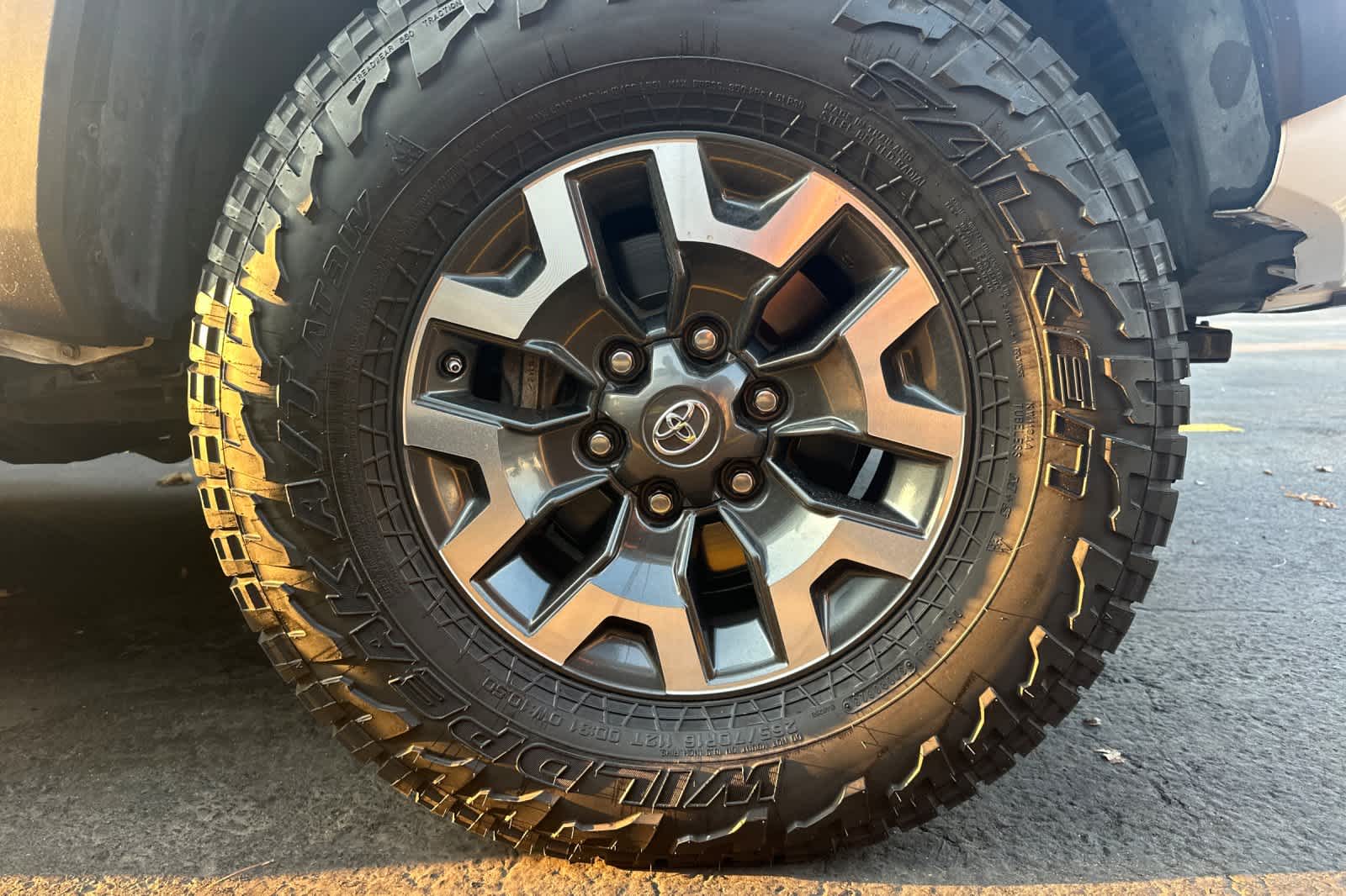 Thumbnail: 2019 Toyota Tacoma - 7