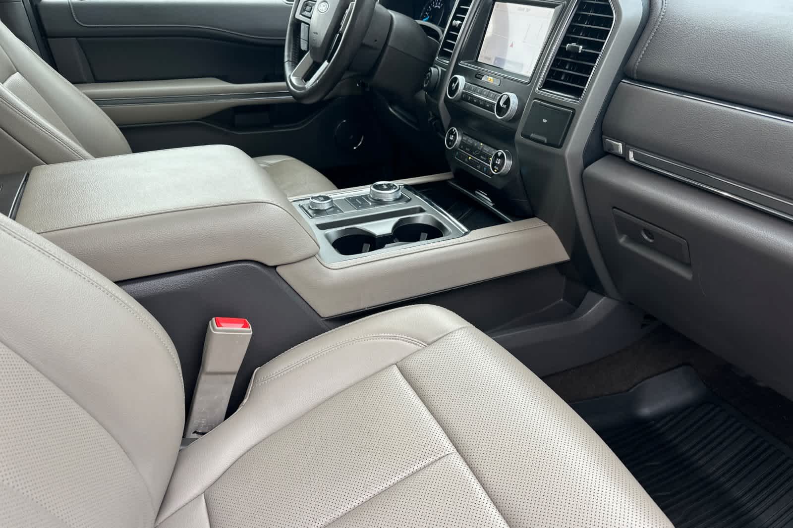 Thumbnail: 2021 Ford Expedition - 17