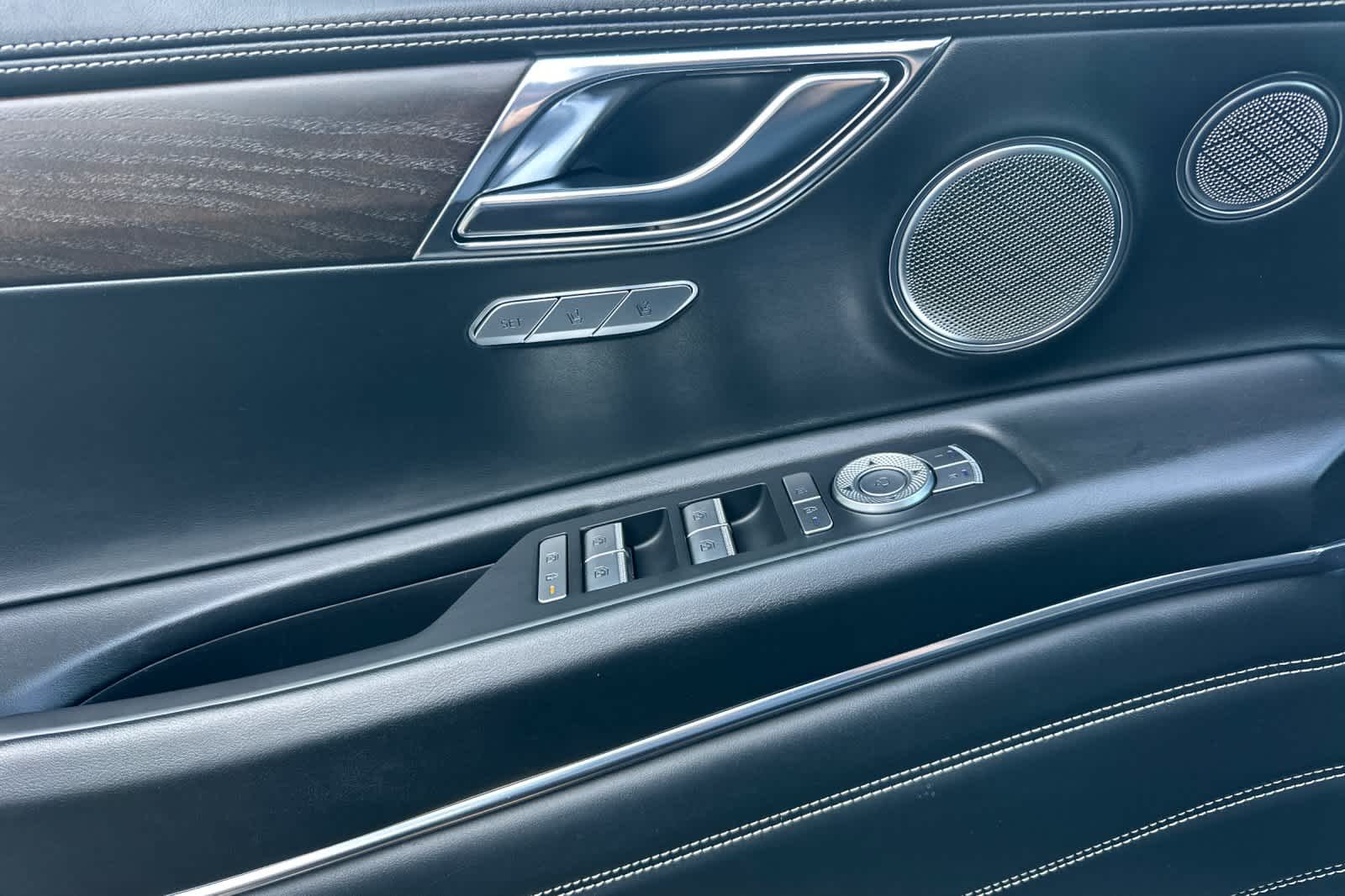 Thumbnail: 2021 Genesis GV80 - 12