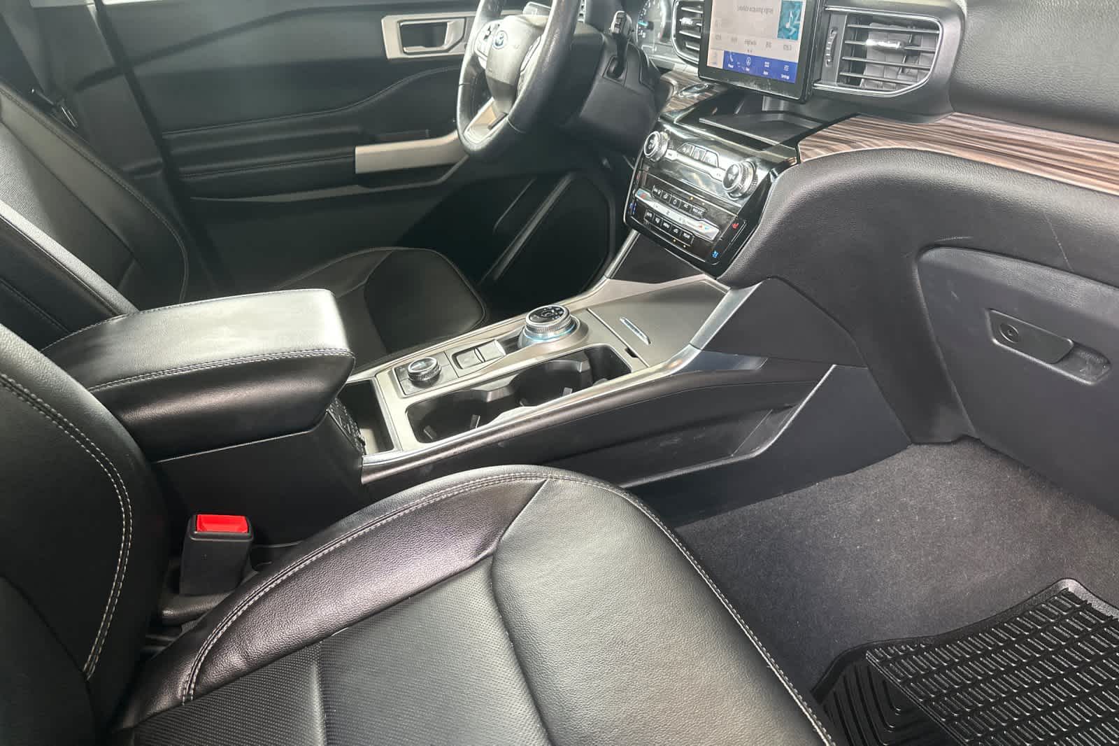 Thumbnail: 2022 Ford Explorer - 17