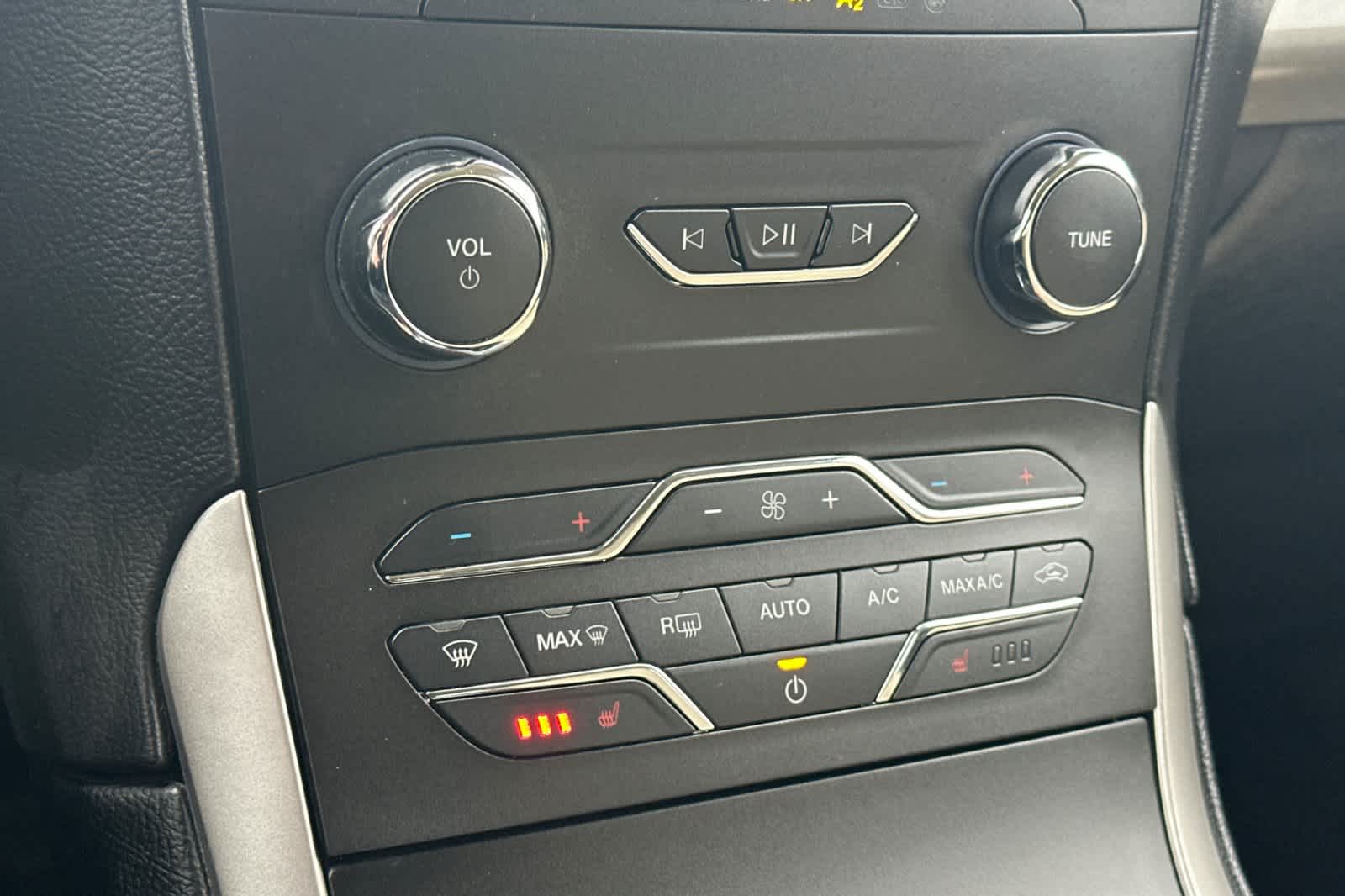 Thumbnail: 2019 Ford Edge - 20