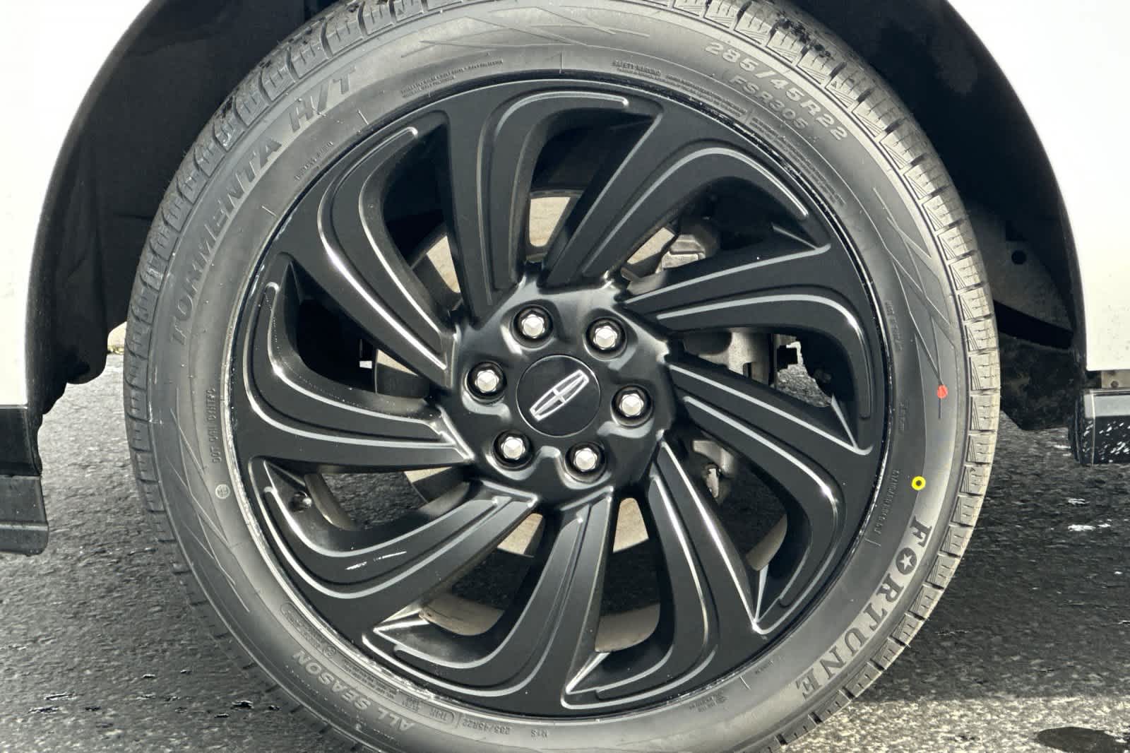 Thumbnail: 2024 Lincoln Navigator L - 28