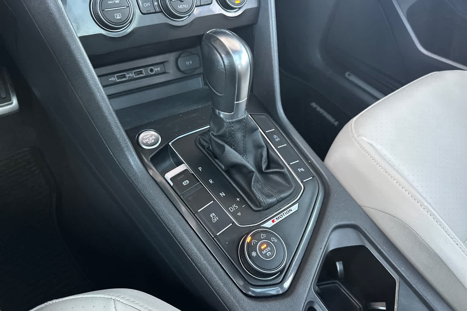 Thumbnail: 2018 Volkswagen Tiguan - 22