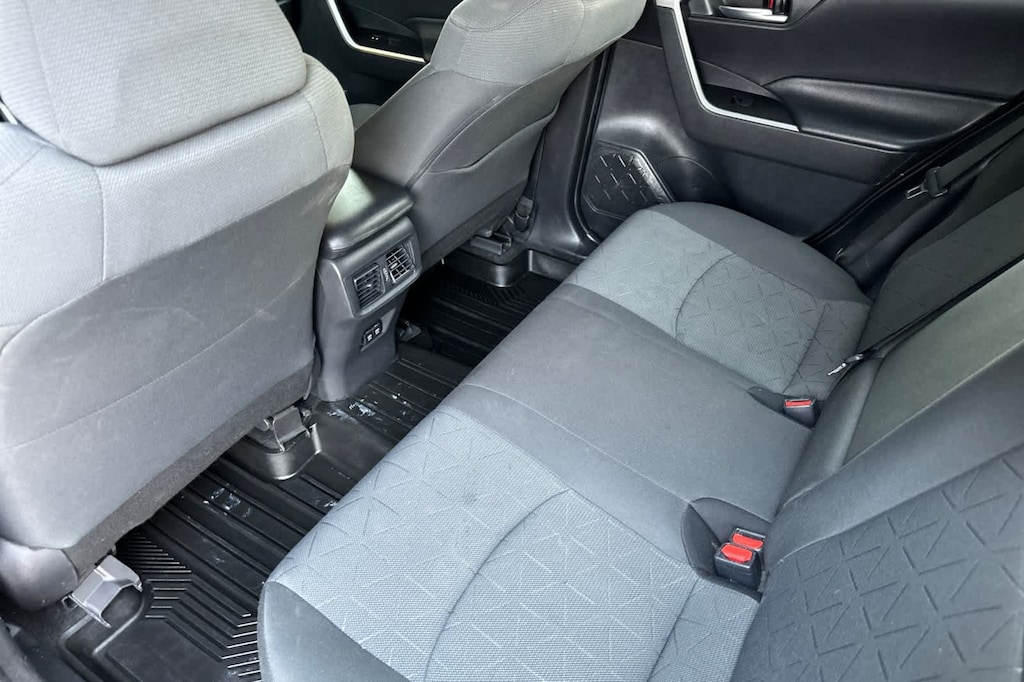 Used 2020 Toyota RAV4 XLE SUV