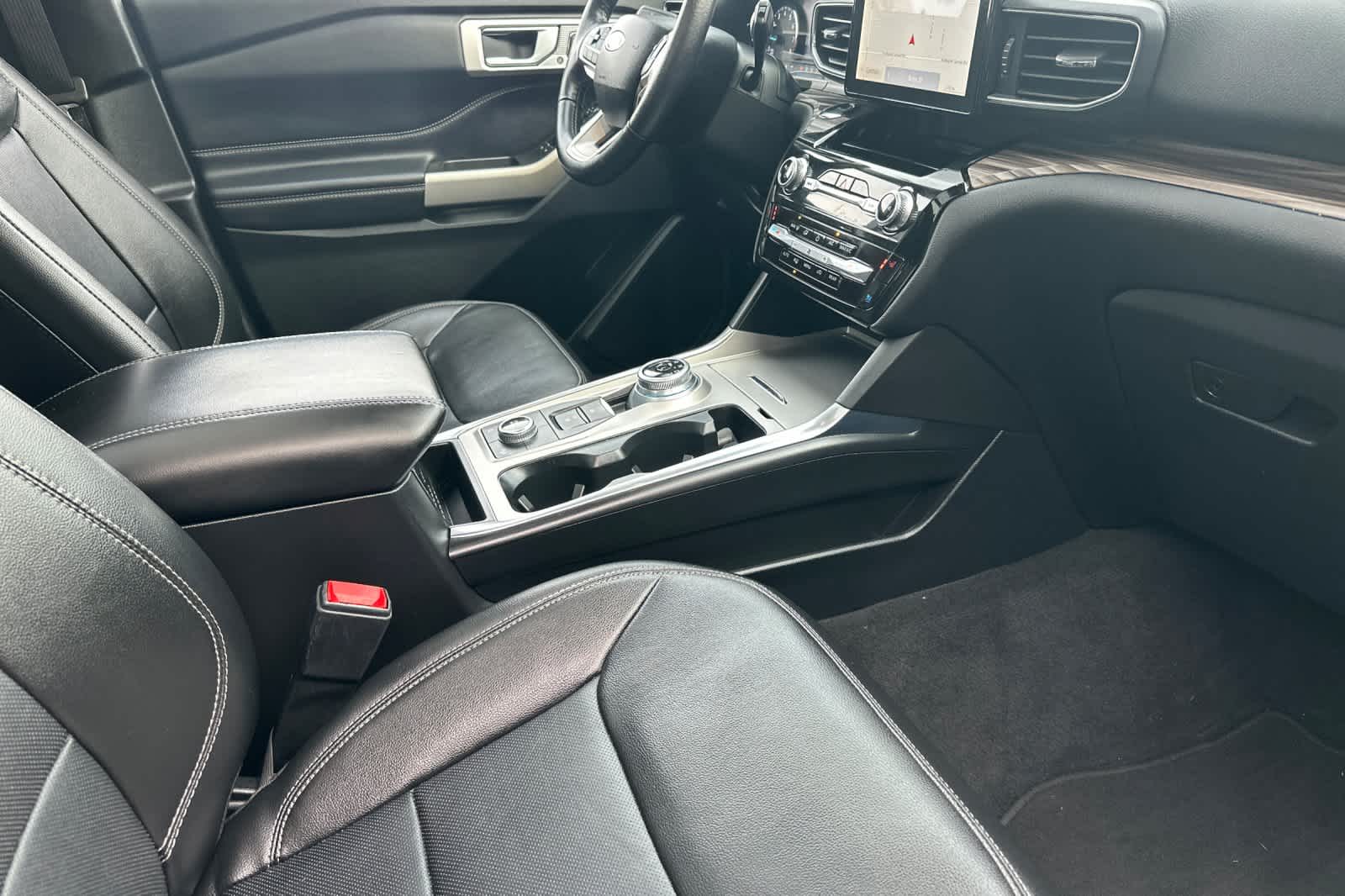 Thumbnail: 2022 Ford Explorer - 17