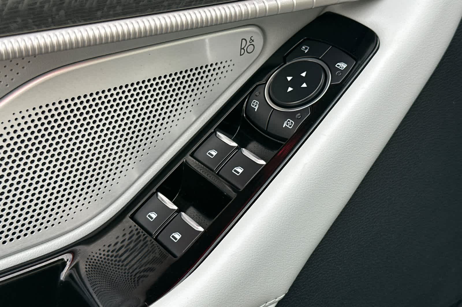 Thumbnail: 2025 Ford Explorer - 13