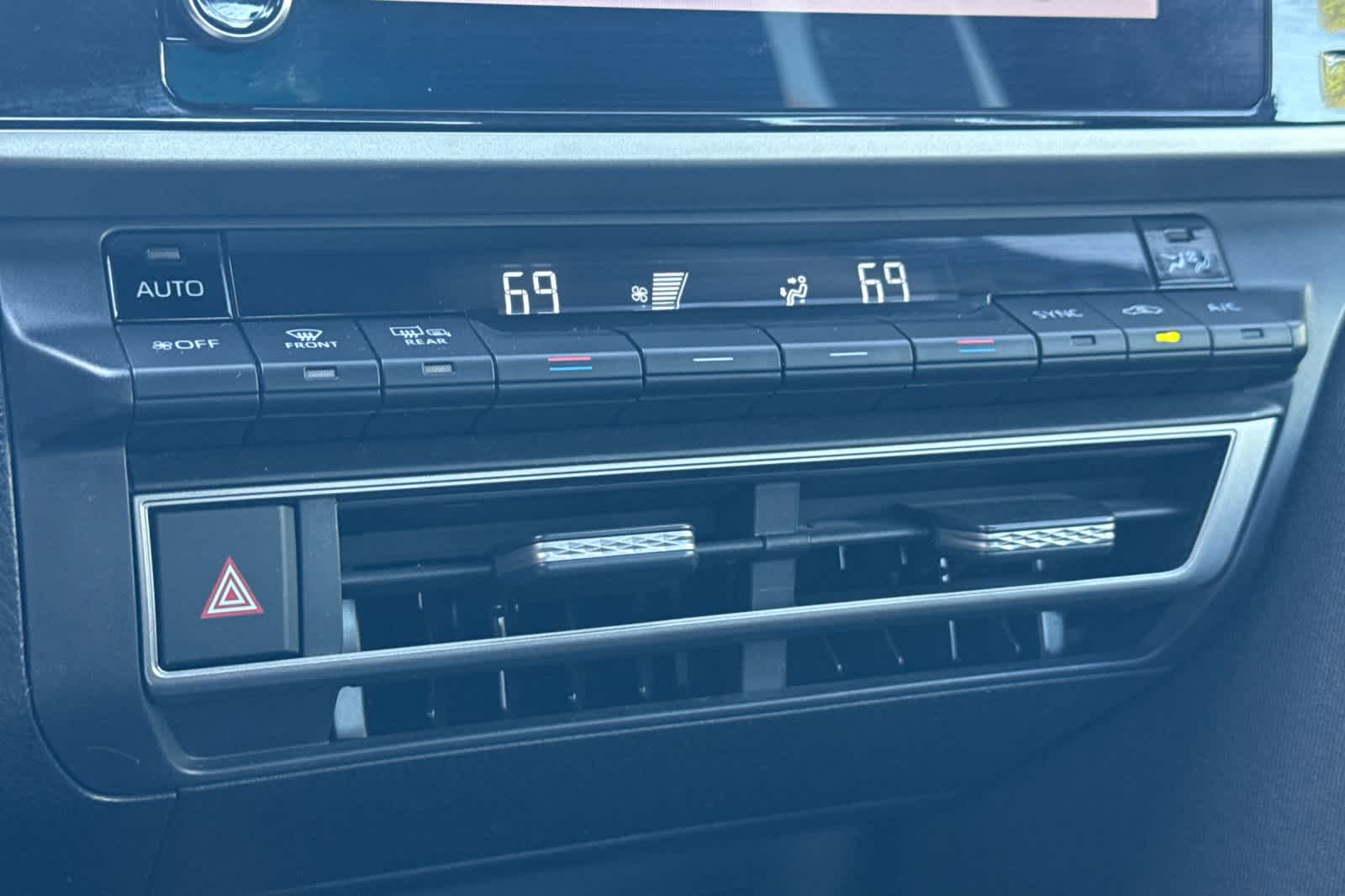 Thumbnail: 2025 Toyota Camry - 19