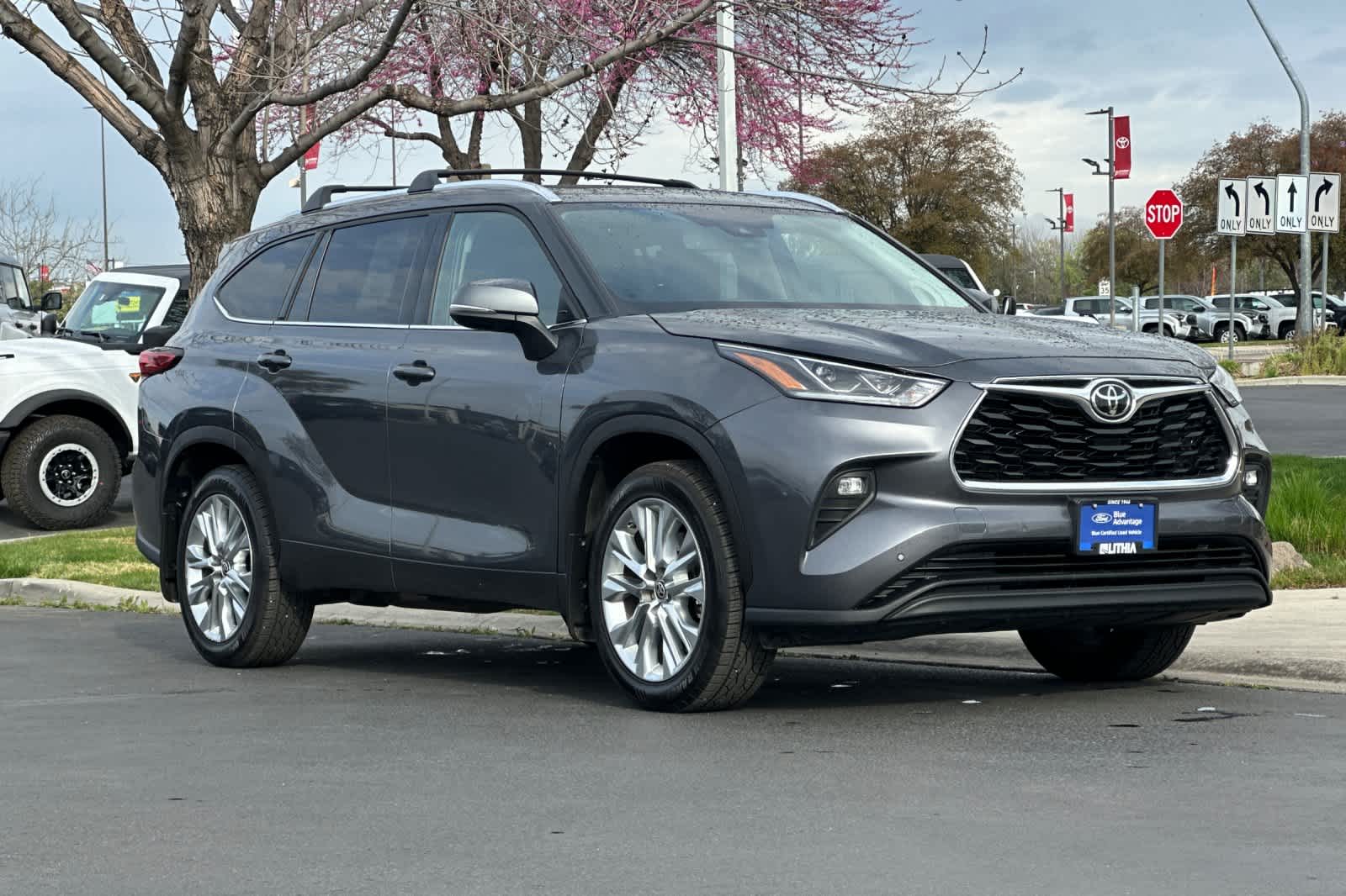 Thumbnail: 2020 Toyota Highlander - 9
