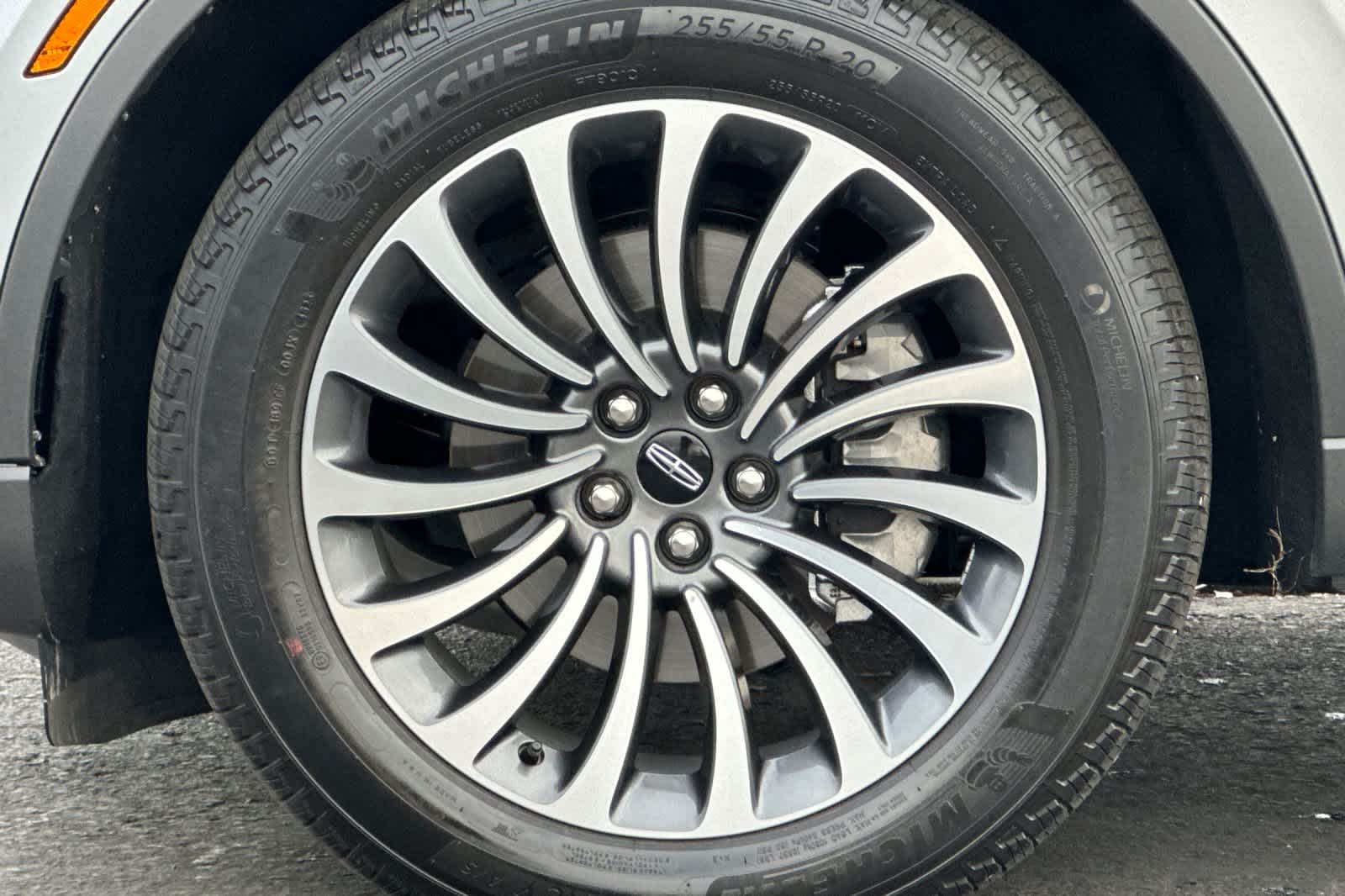 Thumbnail: 2023 Lincoln Aviator - 26