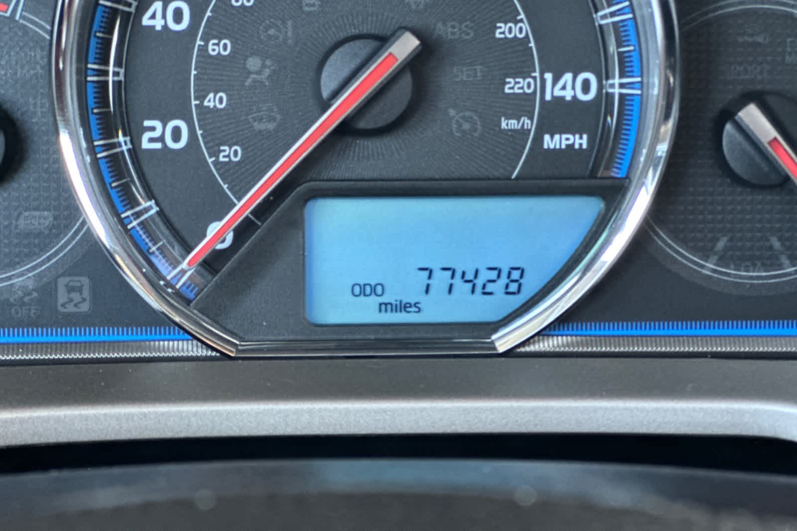 Thumbnail: 2015 Toyota RAV4 - 25