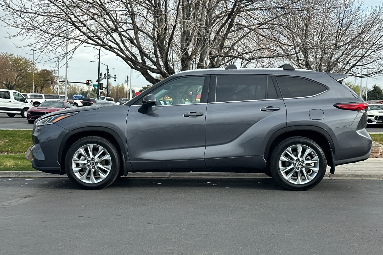 Thumbnail: 2020 Toyota Highlander - 5