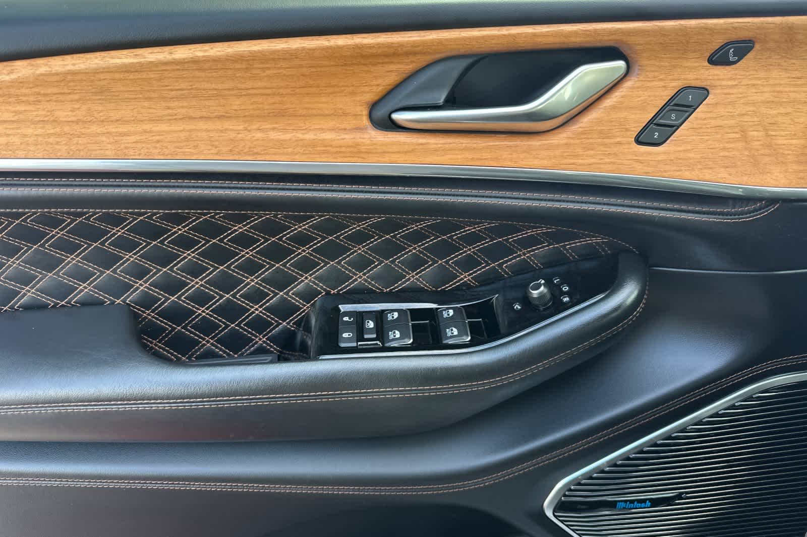 Thumbnail: 2023 Jeep Grand Cherokee - 11