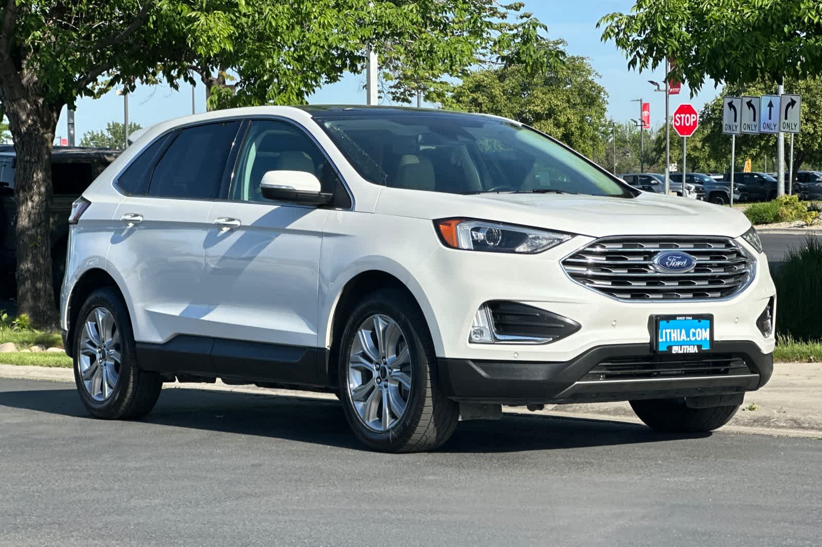 Thumbnail: 2022 Ford Edge - 9