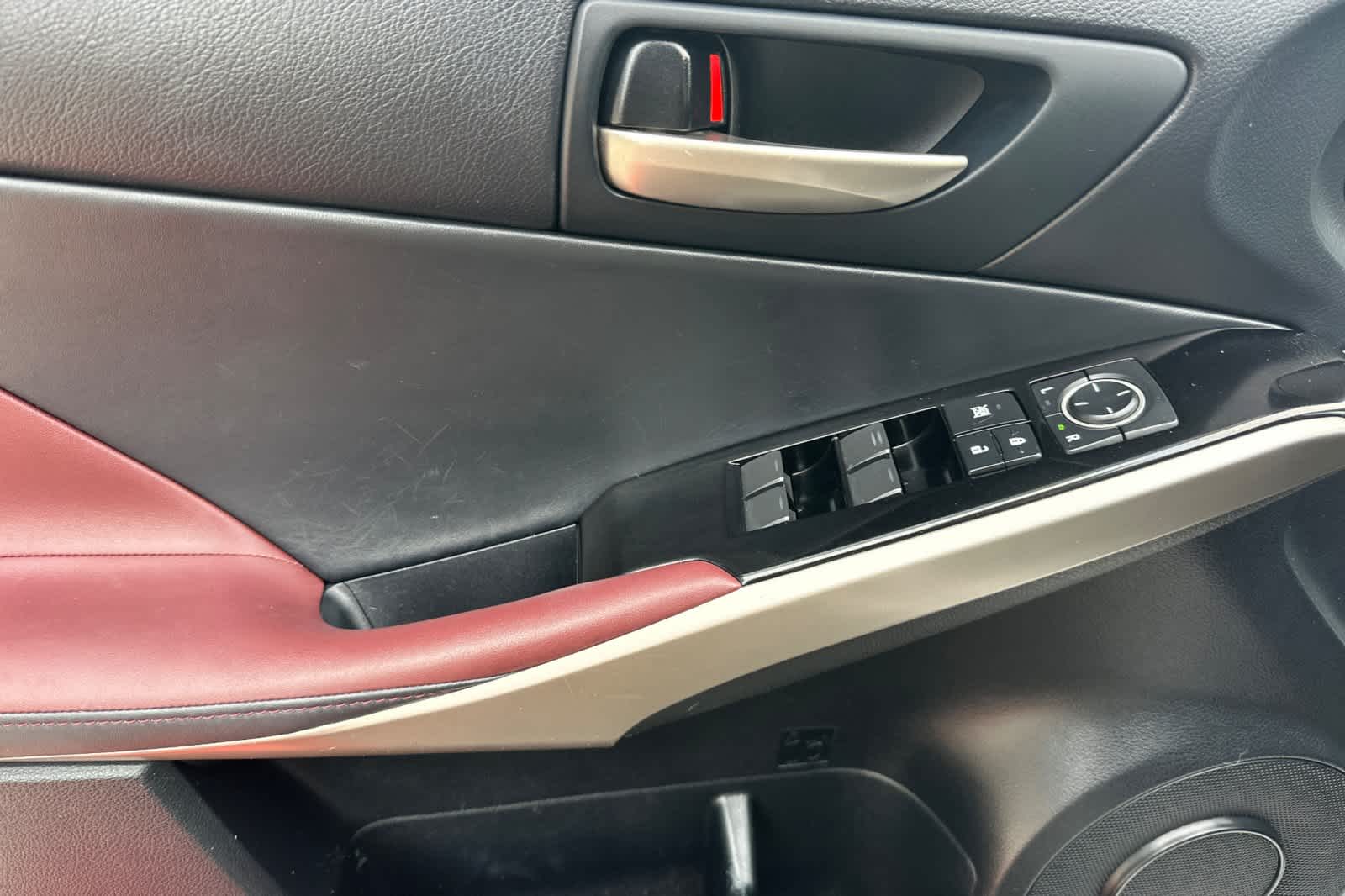 Thumbnail: 2018 Lexus IS - 12