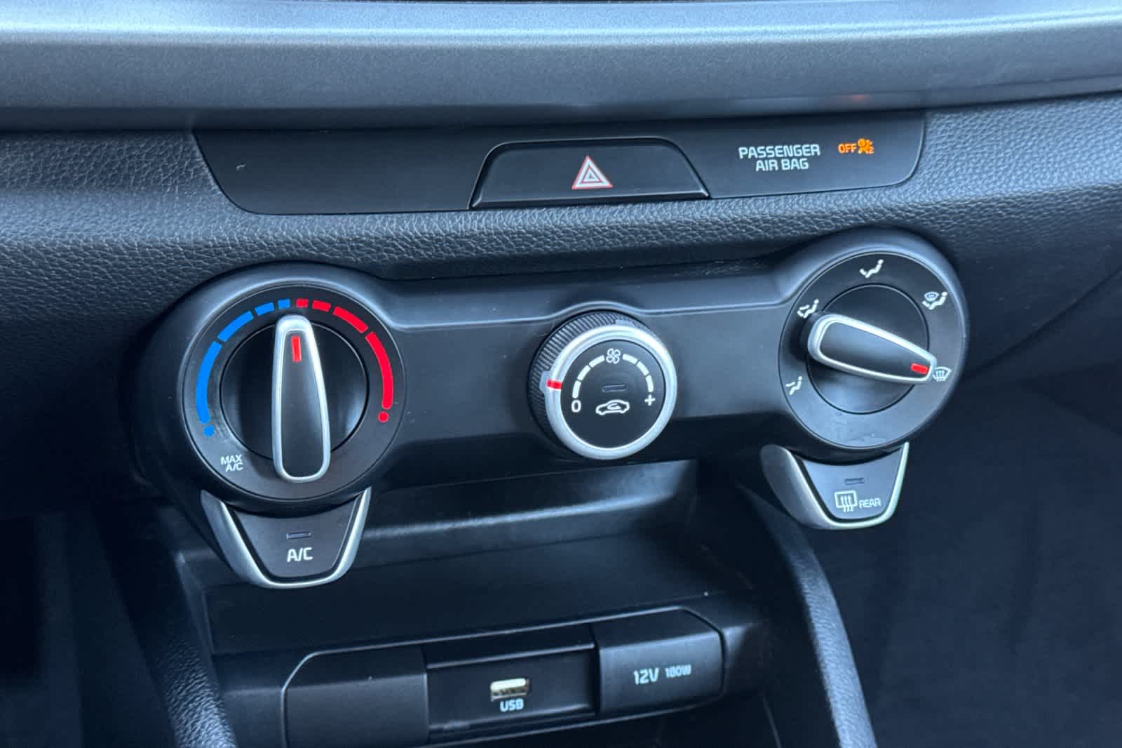 Thumbnail: 2022 Kia Rio - 20