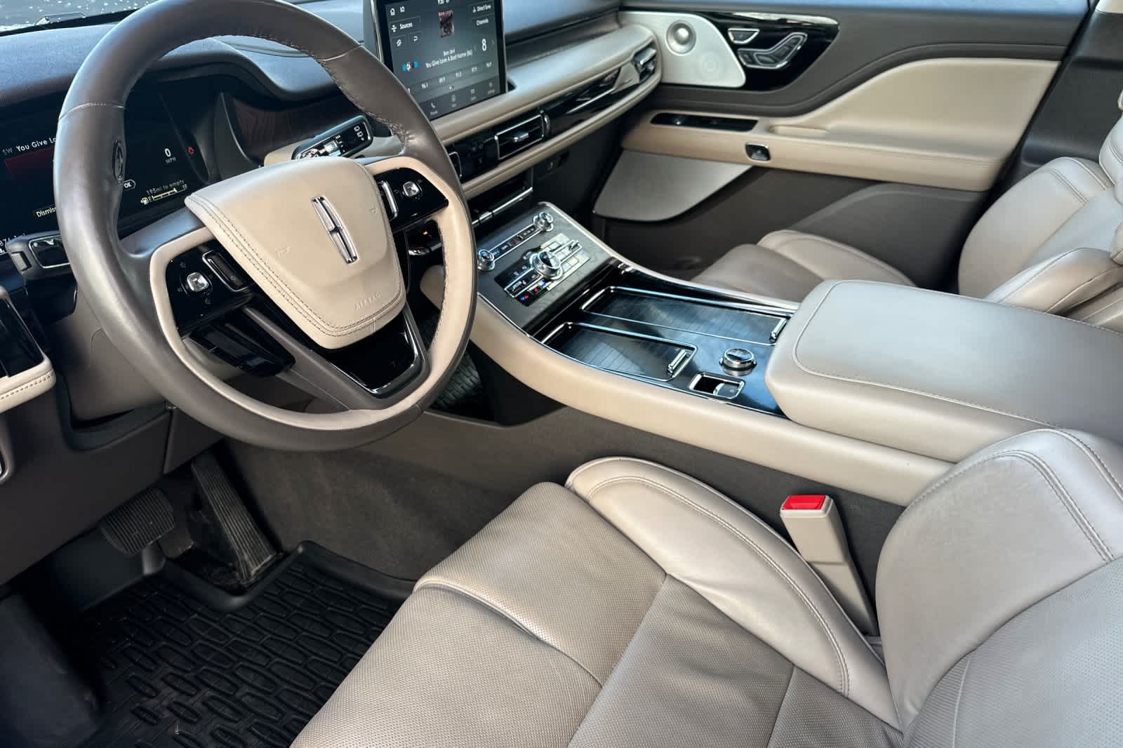 Thumbnail: 2023 Lincoln Aviator - 11