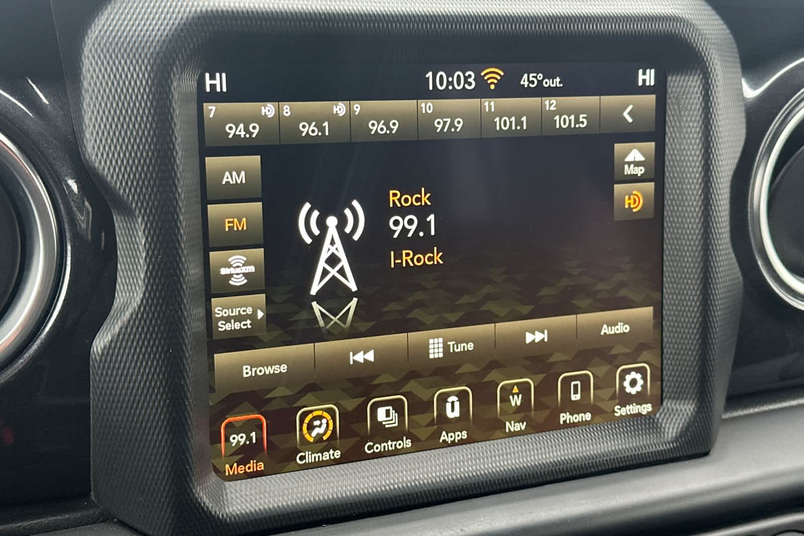 Thumbnail: 2022 Jeep Wrangler - 18