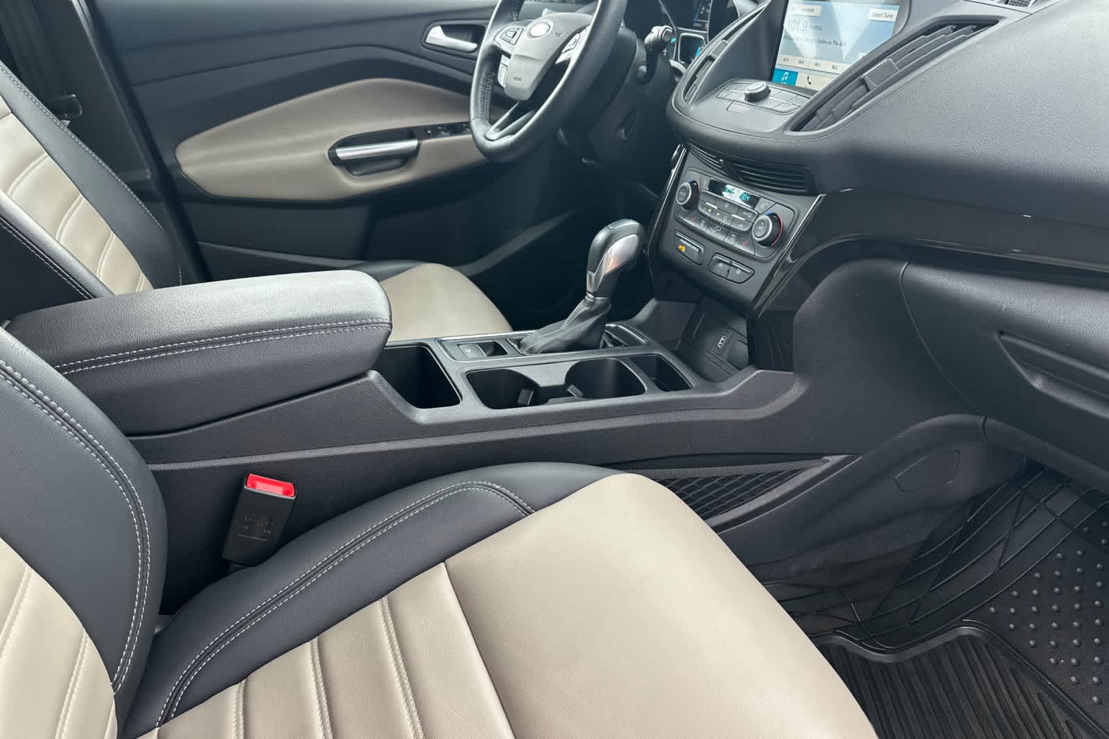 Thumbnail: 2019 Ford Escape - 16