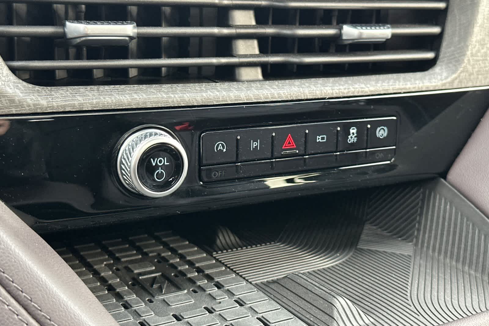 Thumbnail: 2025 Ford Explorer - 21