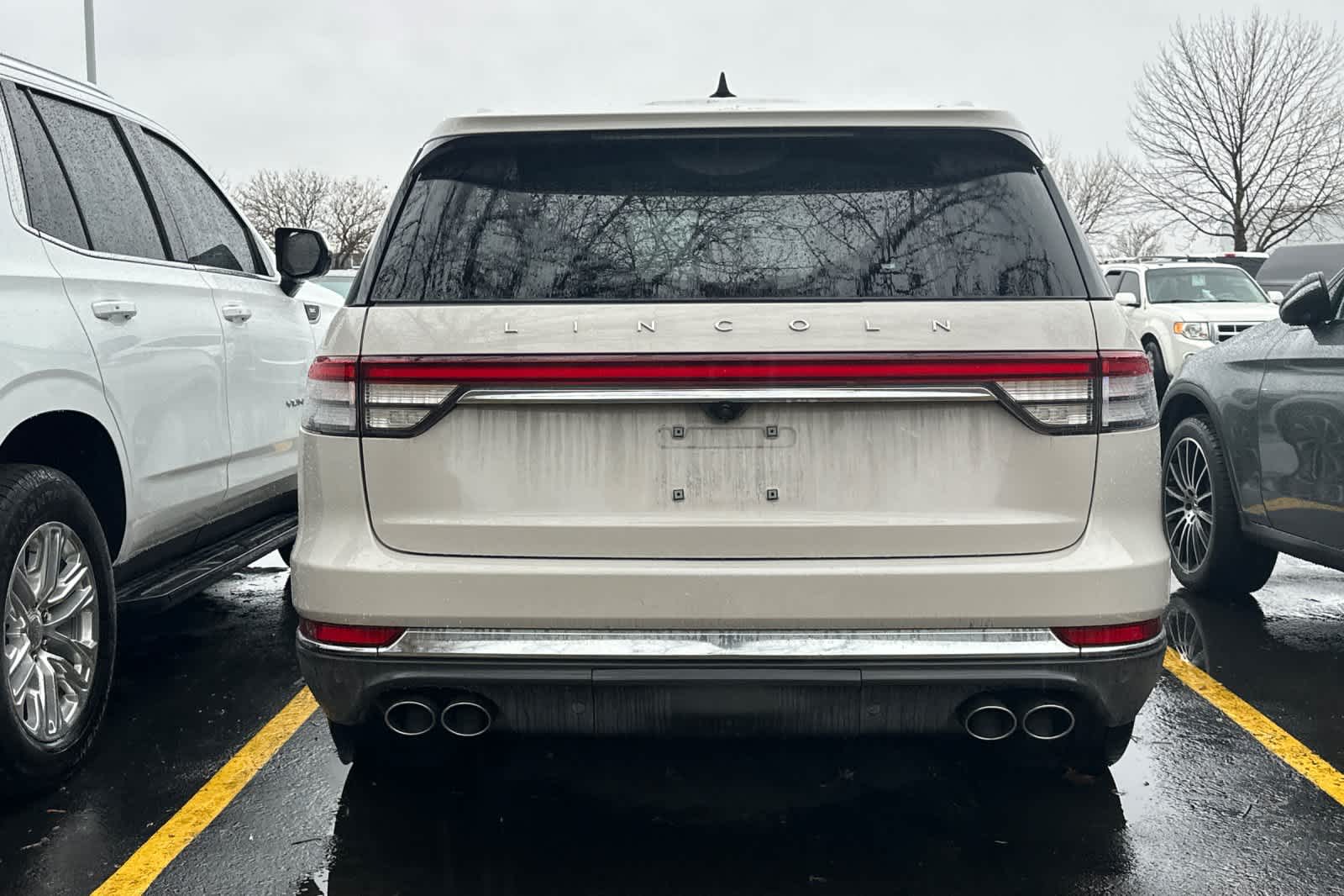 Thumbnail: 2022 Lincoln Aviator - 4