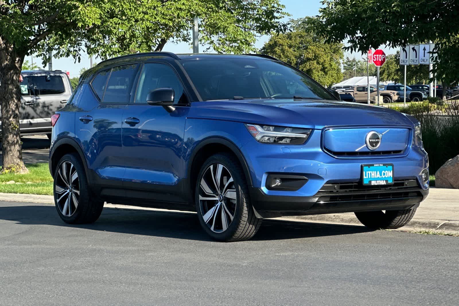 Thumbnail: 2021 Volvo XC40 - 9