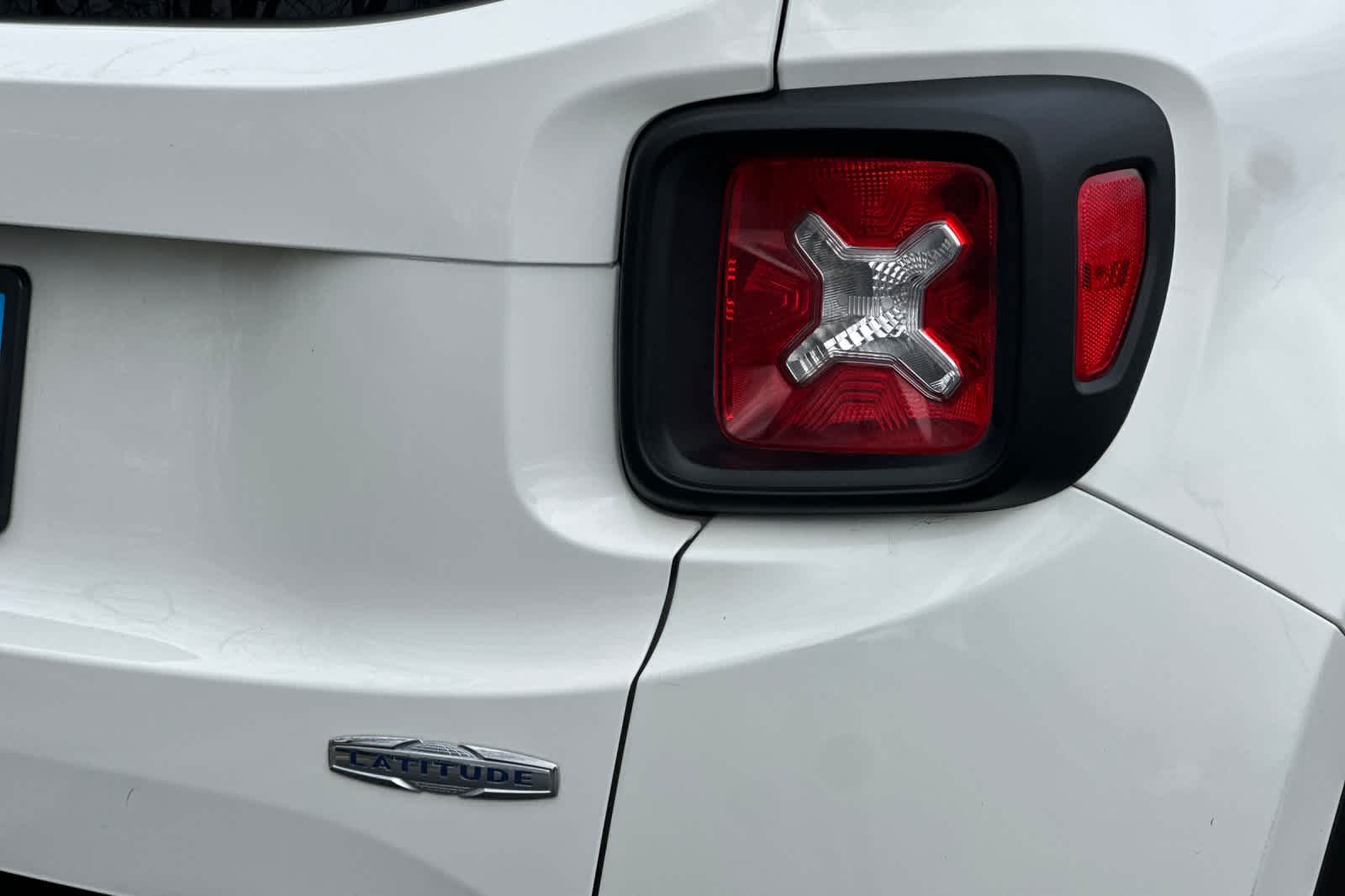 Thumbnail: 2018 Jeep Renegade - 27