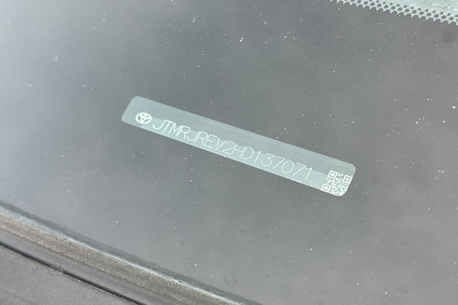 Thumbnail: 2017 Toyota RAV4 - 12