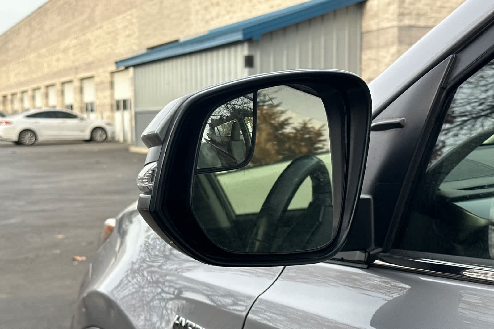 Thumbnail: 2017 Toyota RAV4 - 10