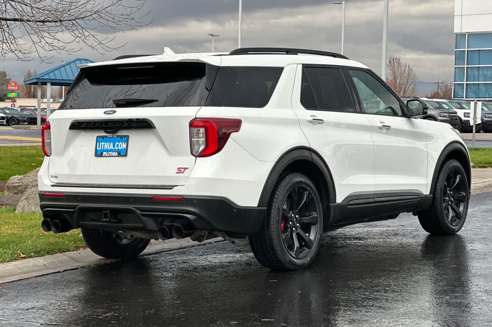 2021 Ford Explorer ST photo 2