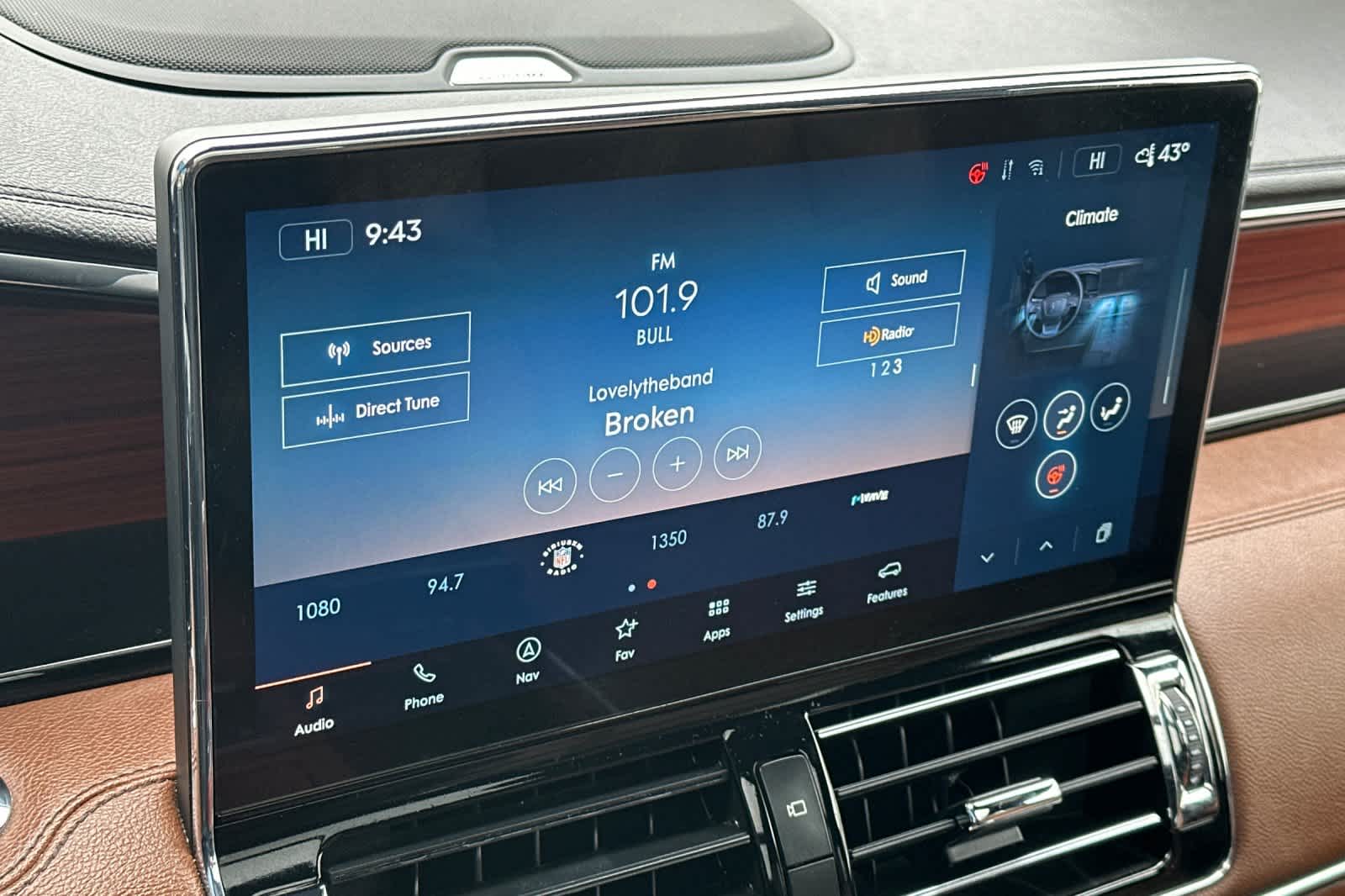 Thumbnail: 2024 Lincoln Navigator L - 19