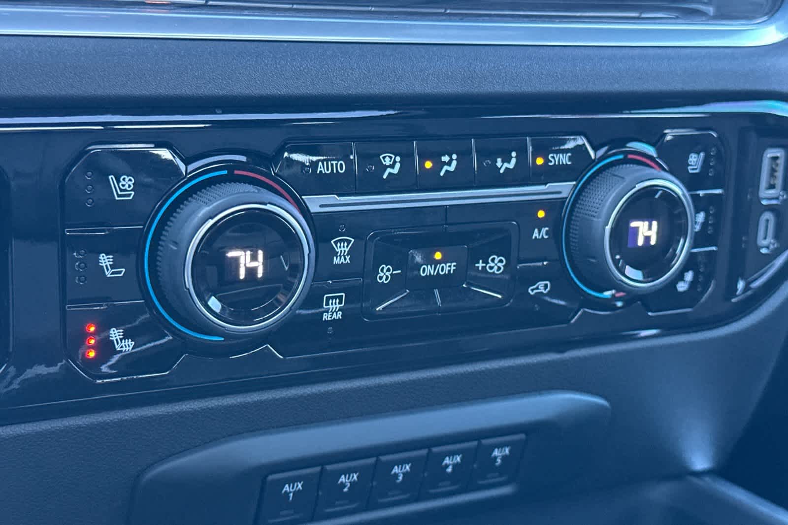 Thumbnail: 2025 Chevrolet Silverado 2500 - 19