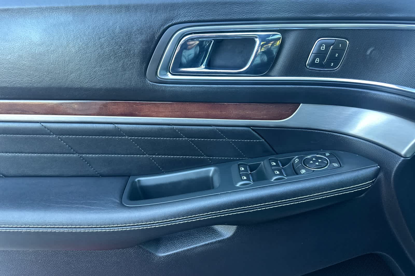 Thumbnail: 2018 Ford Explorer - 12