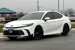 2025 Toyota Camry SE Sedan