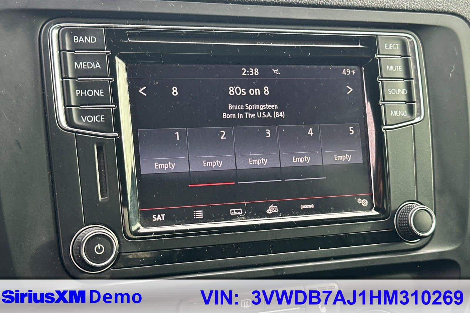 Thumbnail: 2017 Volkswagen Jetta - 27