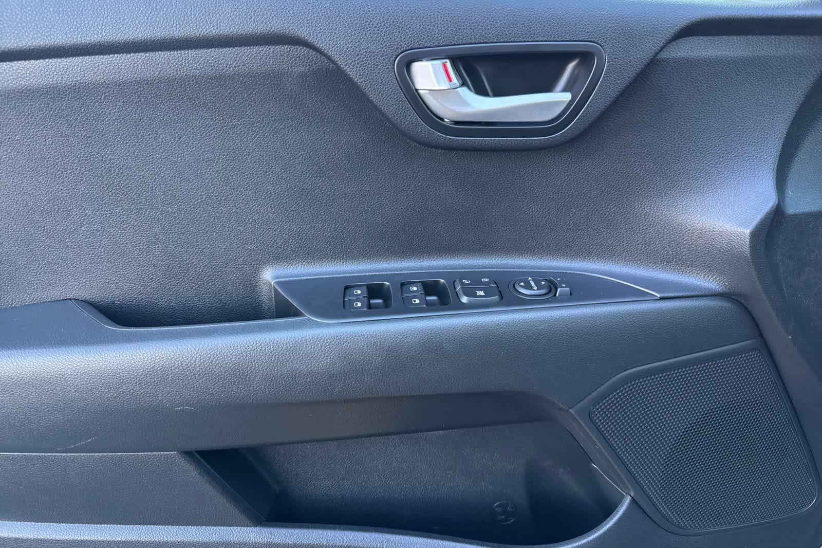 Thumbnail: 2022 Kia Rio - 12