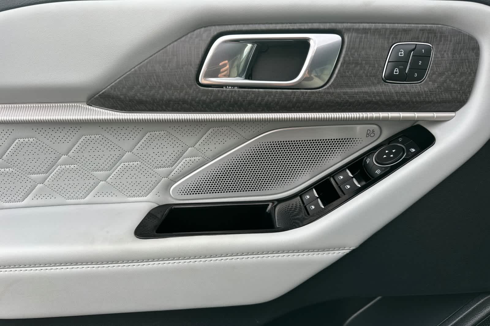 Thumbnail: 2025 Ford Explorer - 12