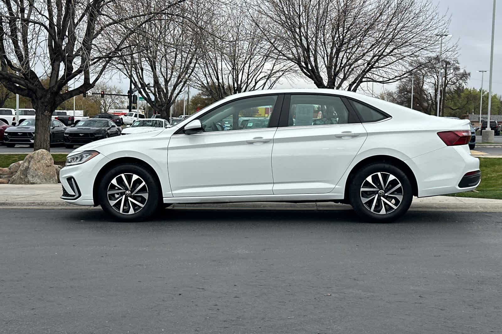 Thumbnail: 2025 Volkswagen Jetta - 5