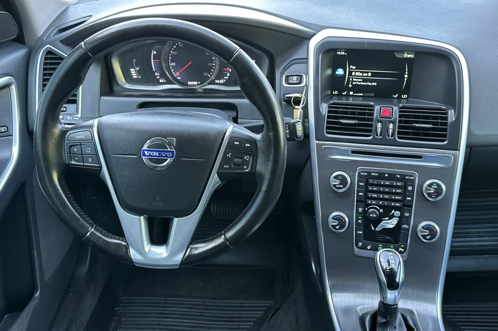 Thumbnail: 2016 Volvo XC60 - 14