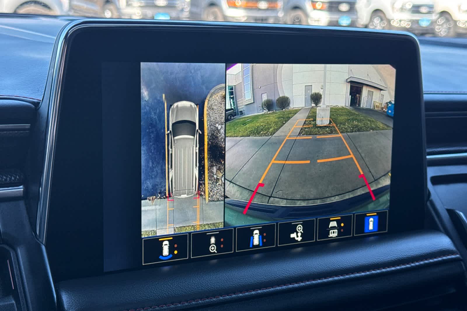 Thumbnail: 2023 Chevrolet Tahoe - 21