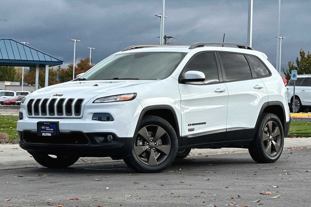 Used 2017 Jeep Cherokee Latitude 4x4 SUV Bright White For Sale in Boise