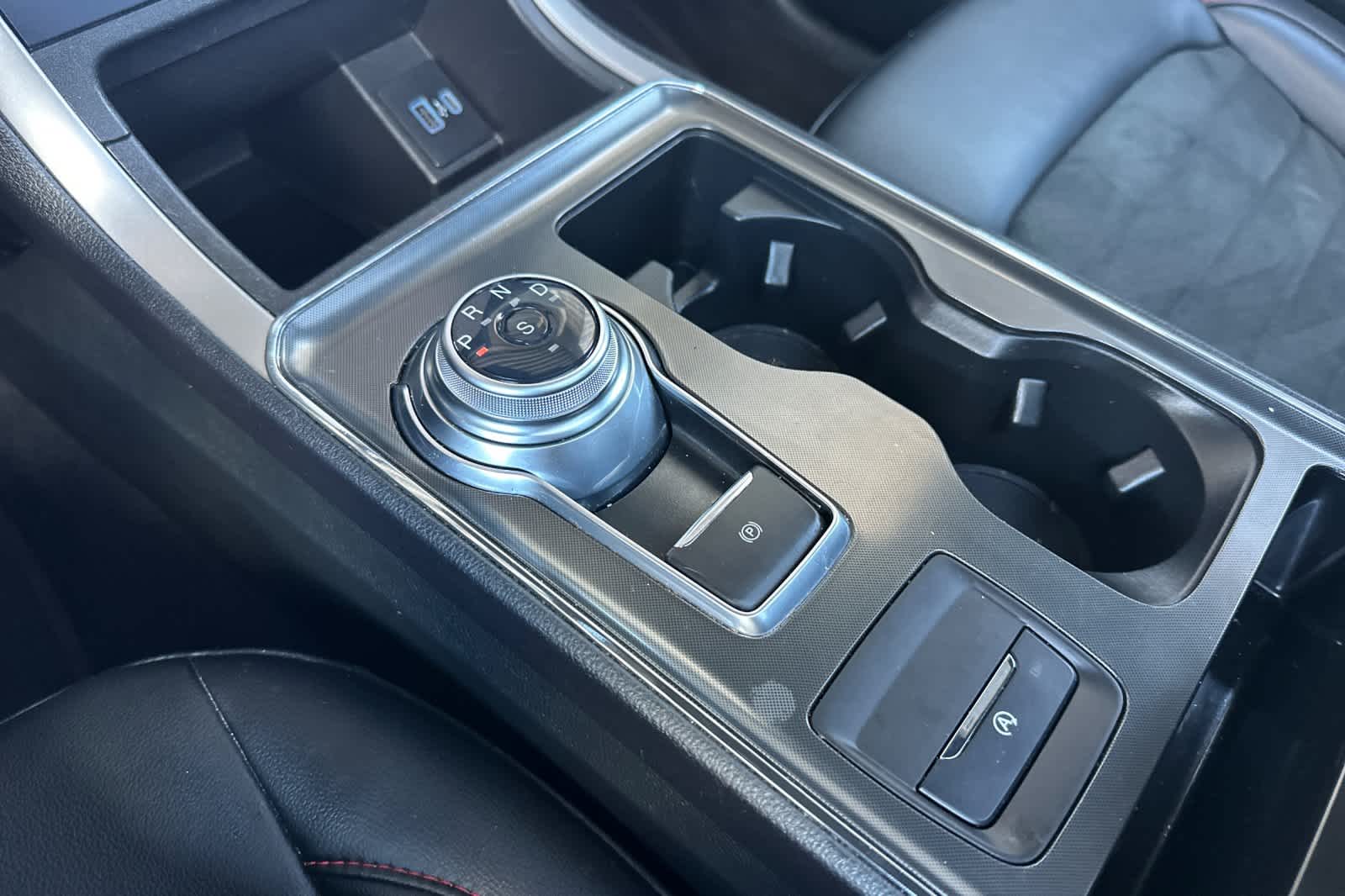 Thumbnail: 2022 Ford Edge - 21