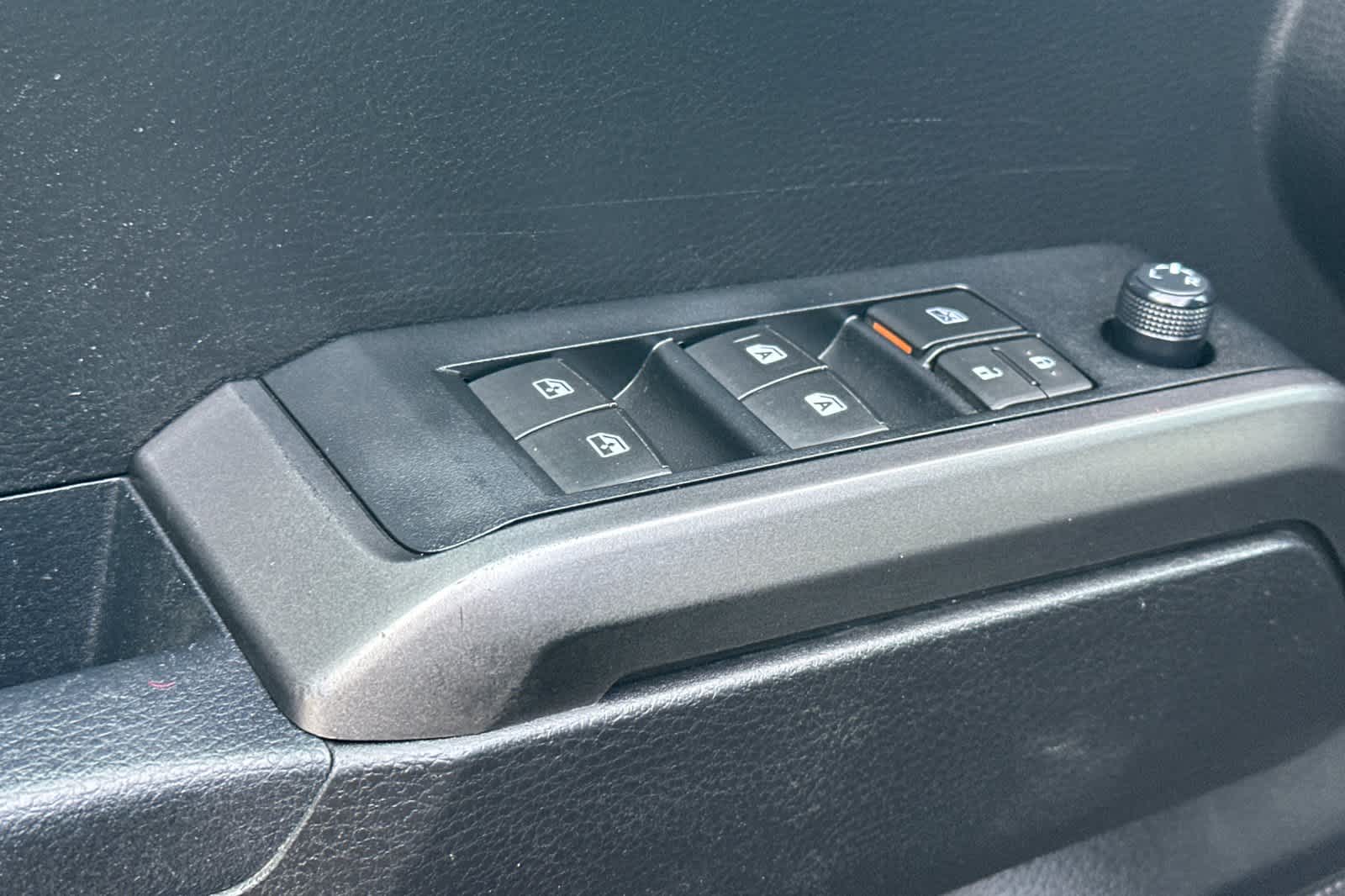 Thumbnail: 2019 Toyota Tacoma - 13