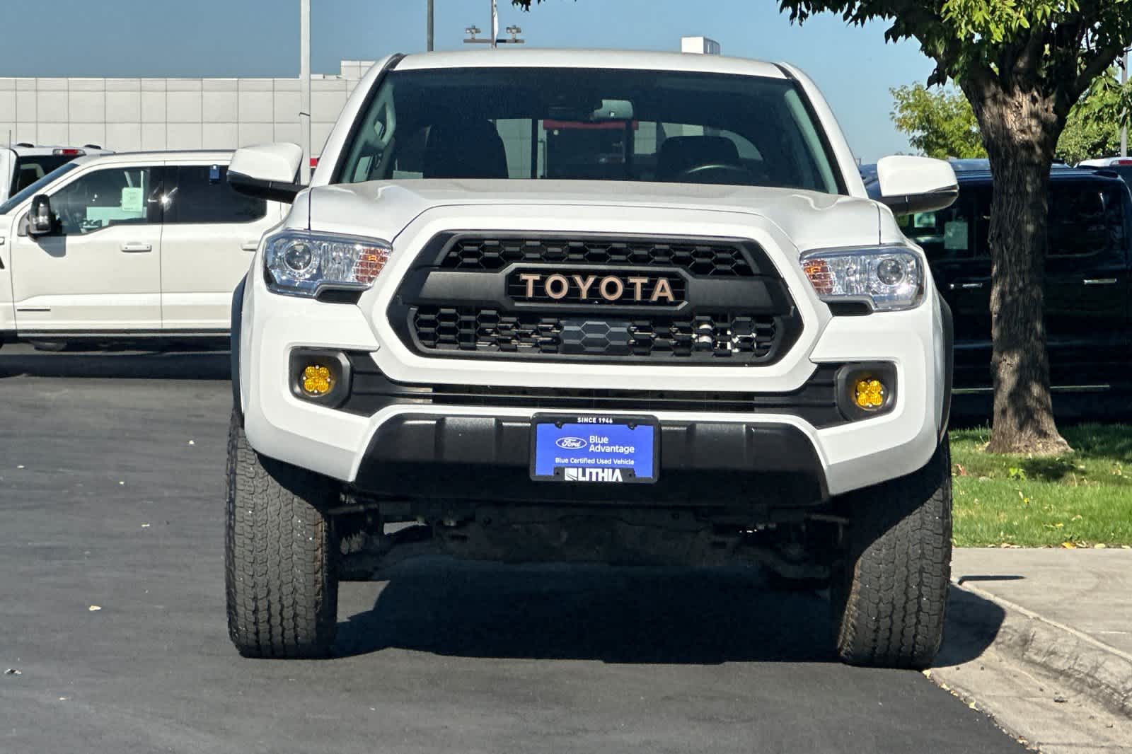 Thumbnail: 2023 Toyota Tacoma - 10