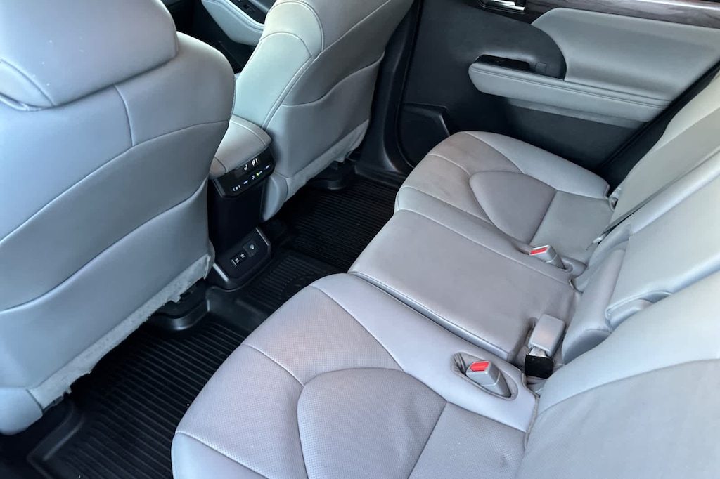 Used 2021 Toyota Highlander Limited SUV