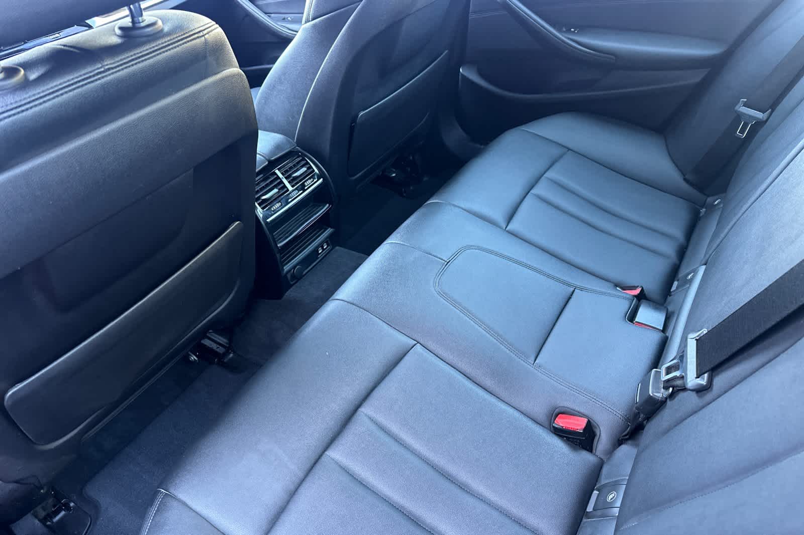 Thumbnail: 2020 BMW 5 Series - 4