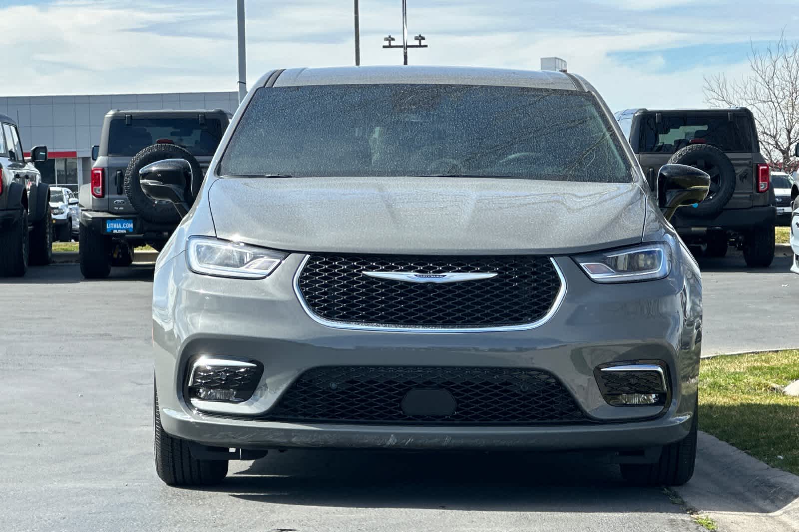 Thumbnail: 2025 Chrysler Pacifica - 10