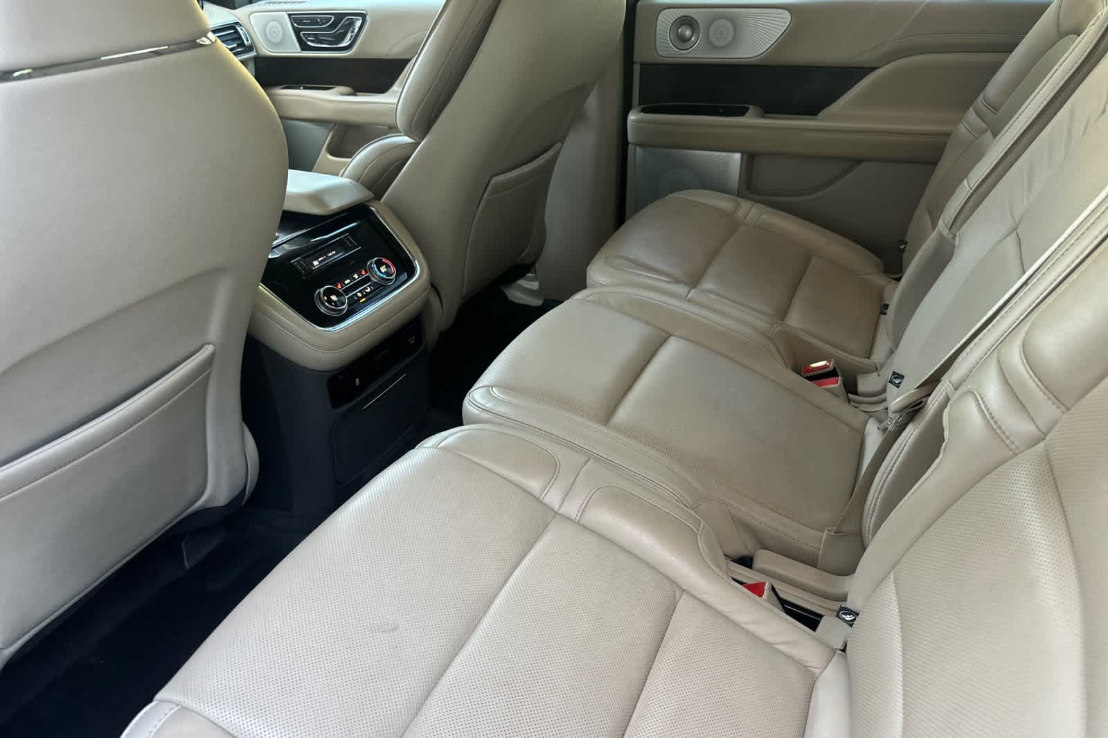 Thumbnail: 2019 Lincoln Navigator - 4