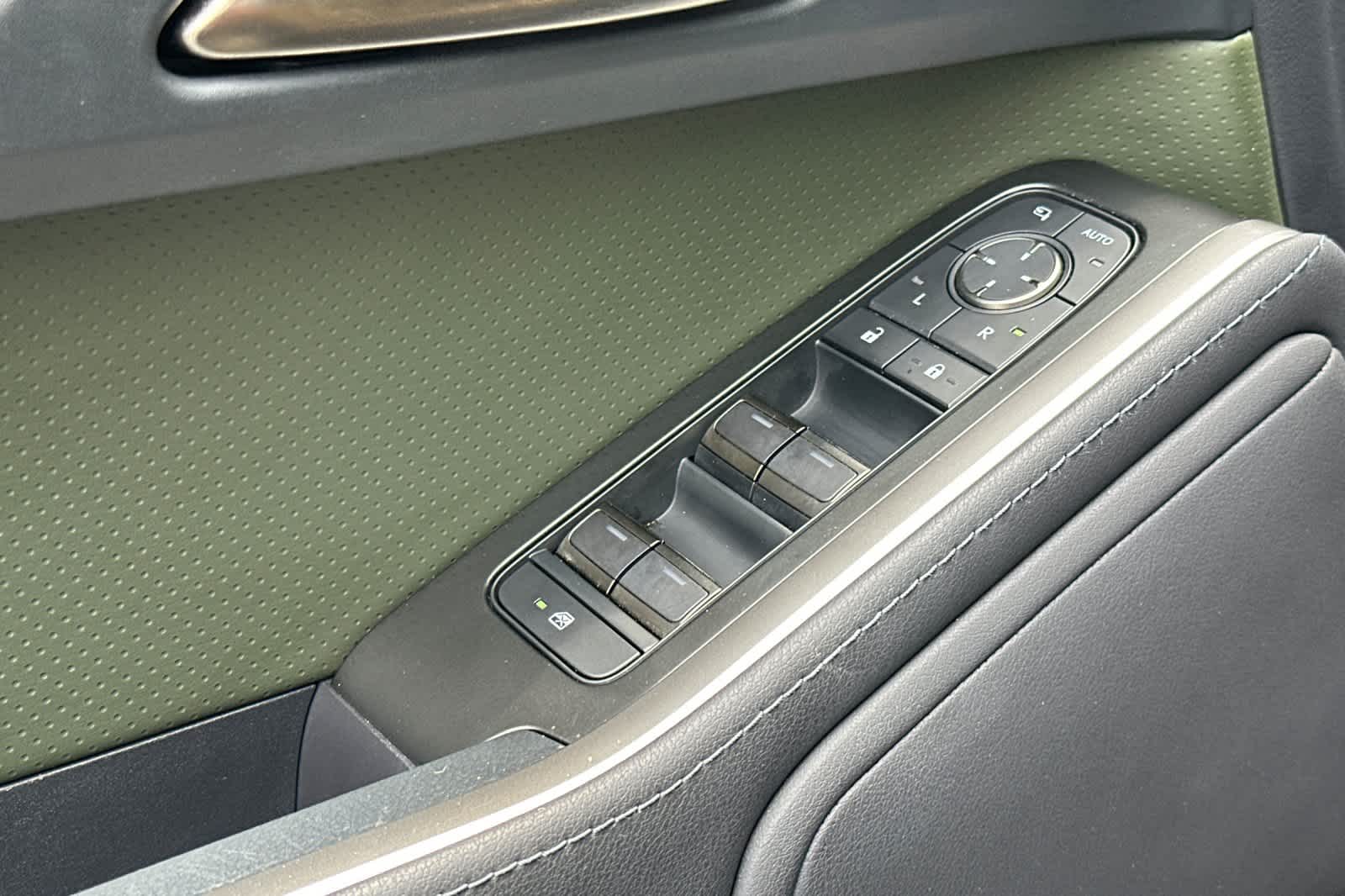 Thumbnail: 2024 Lexus ES - 12