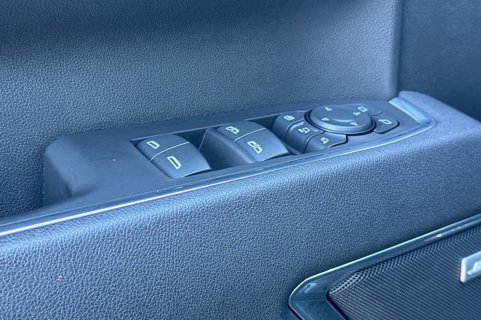 Thumbnail: 2025 Chevrolet Silverado 2500 - 13